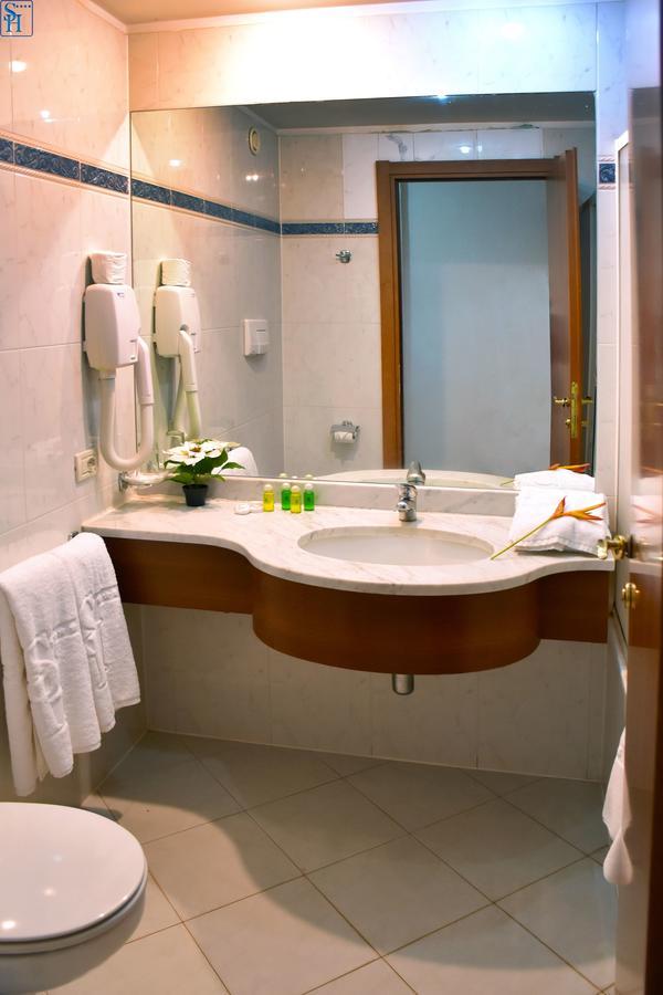Hotel Splendid אואגדוגו מראה חיצוני תמונה