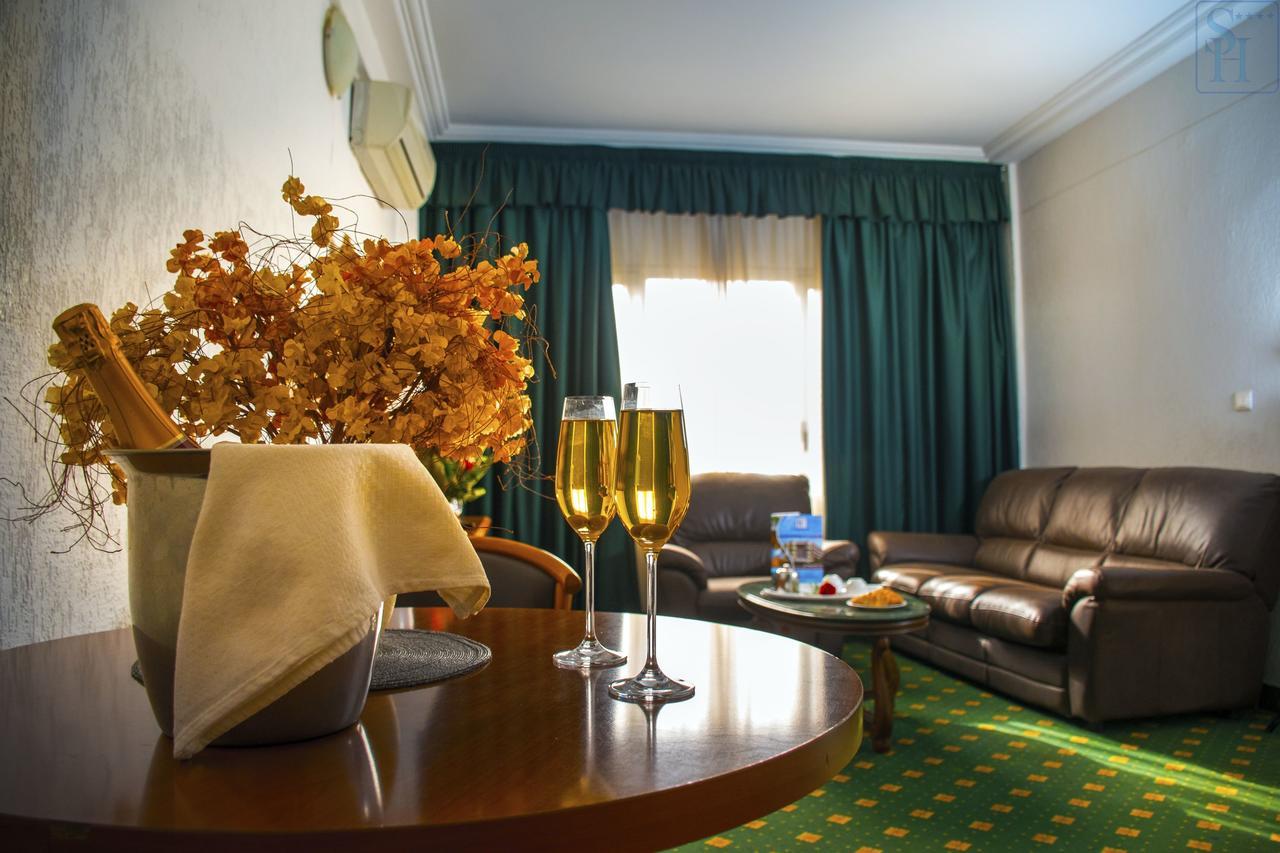 Hotel Splendid אואגדוגו מראה חיצוני תמונה