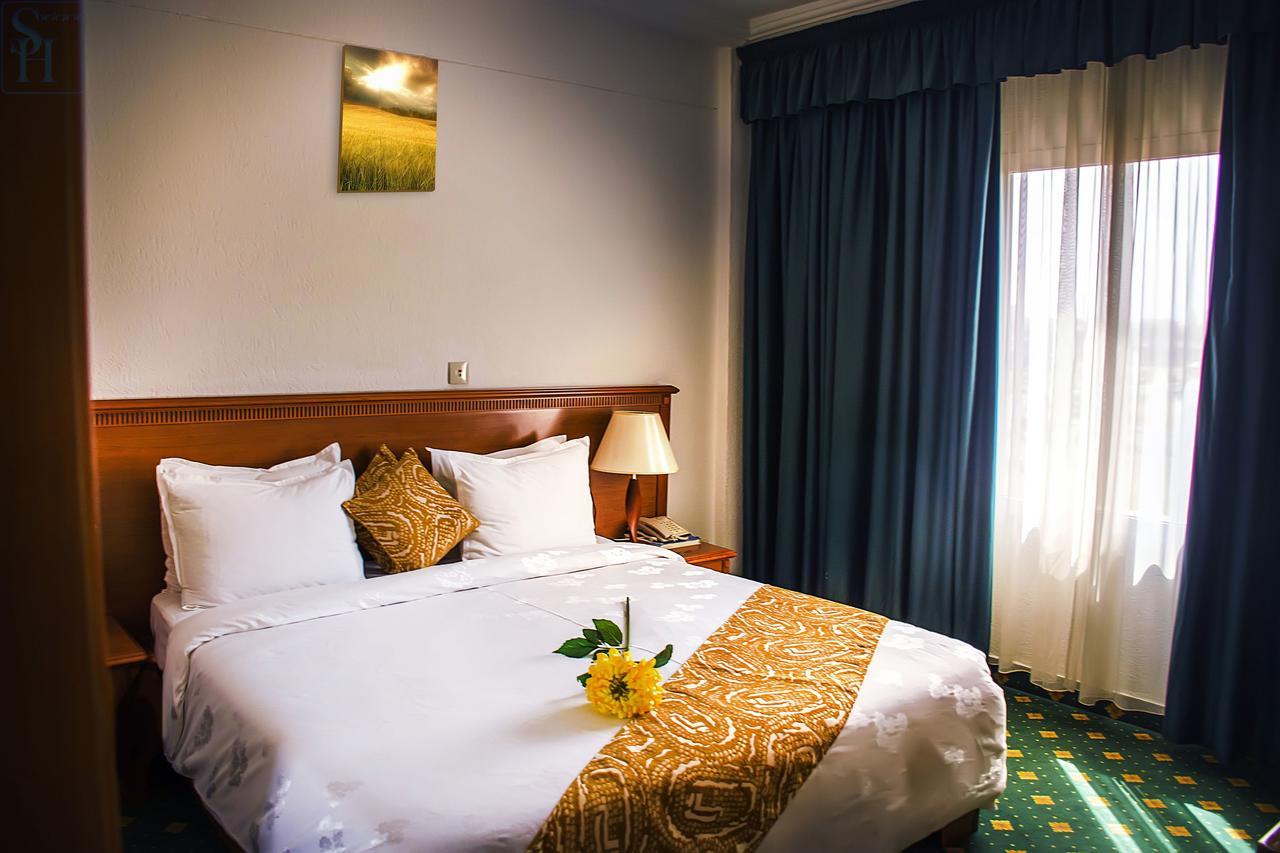 Hotel Splendid אואגדוגו מראה חיצוני תמונה