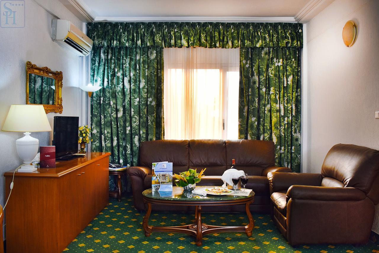 Hotel Splendid אואגדוגו מראה חיצוני תמונה